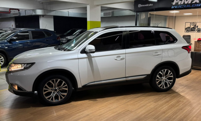 Mitsubishi OUTLANDER 2.0 16V 160cv Aut. 2016 Gasolina-8
