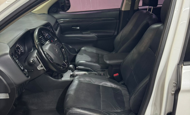 Mitsubishi OUTLANDER 2.0 16V 160cv Aut. 2016 Gasolina-11