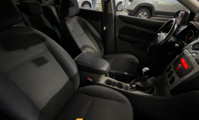Ford Focus 1.6 S/SE/SE Plus Flex 8V/16V  5p 2013 Flex-5