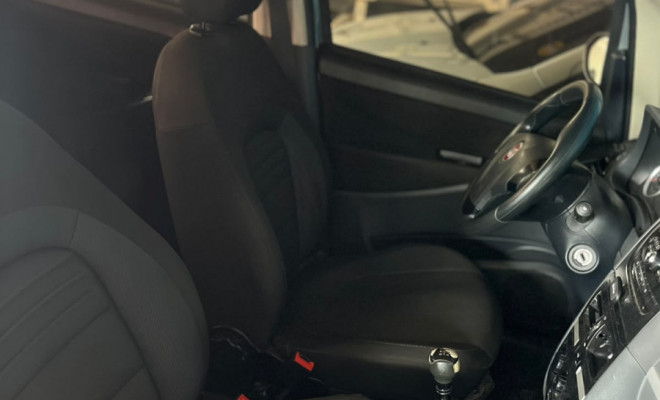 Fiat Idea Advent./ Adv.LOCKER 1.8 mpi Flex 5p 2013 Flex-4