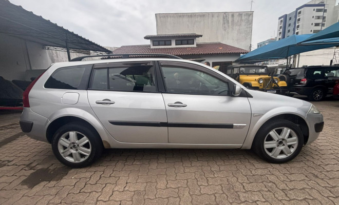 Renault Megane Grand Tour Dynamique 2.0 16V Mec. 2009 Gasolina-6
