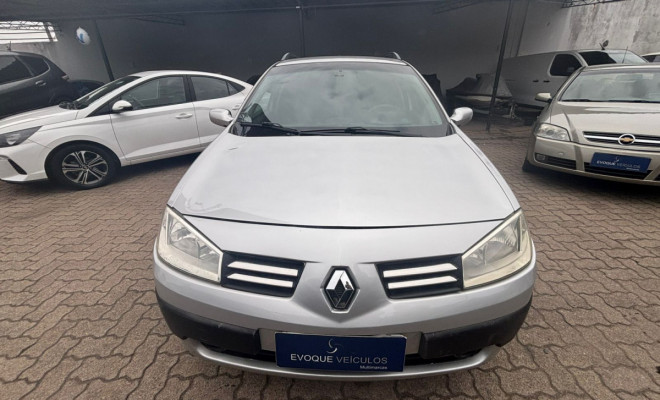 Renault Megane Grand Tour Dynamique 2.0 16V Mec. 2009 Gasolina-9