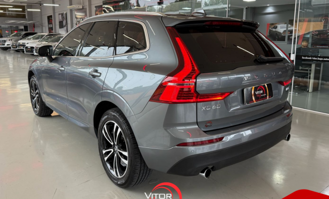 Volvo XC 60 D-5 MOMENTUM 2.0 AWD Diesel 5p 2020 Diesel-16