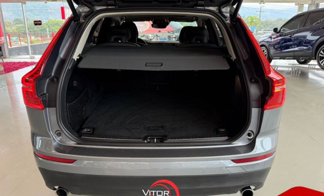 Volvo XC 60 D-5 MOMENTUM 2.0 AWD Diesel 5p 2020 Diesel-14
