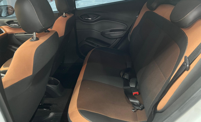 GM - Chevrolet ONIX HATCH ACTIV 1.4 8V Flex 5p Mec. 2017-7