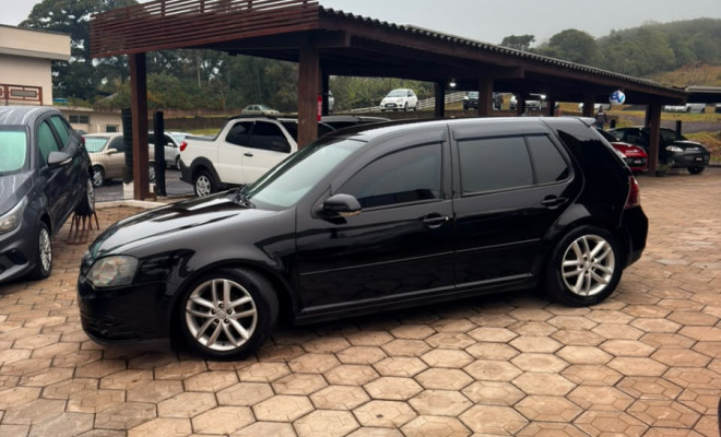 VW - VolksWagen Golf 1.6 Mi Total Flex 8V 4p 2010 Flex-0