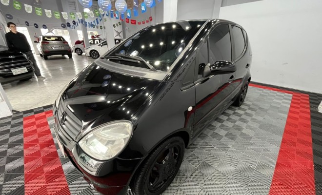 Mercedes-Benz Classe A 190 AvantGarde 1.9 8V 125cv Mec 2003 Gasolina-1