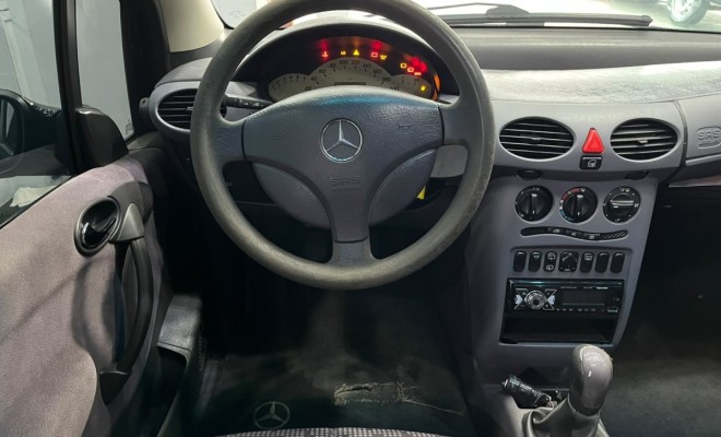 Mercedes-Benz Classe A 190 AvantGarde 1.9 8V 125cv Mec 2003 Gasolina-6