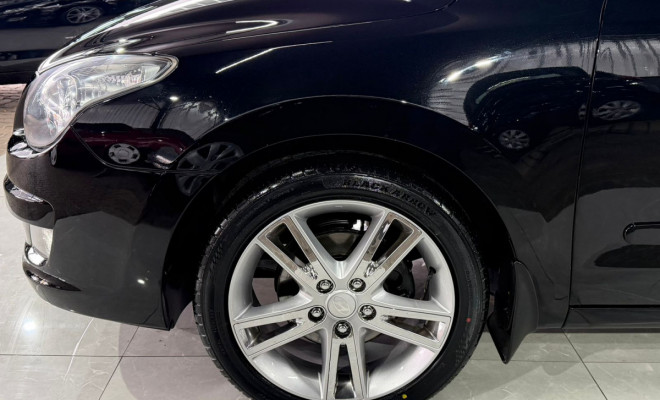 Hyundai i30 2.0 16V 145cv 5p Mec. 2012 Gasolina-11