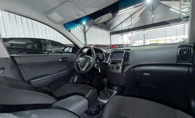 Hyundai i30 2.0 16V 145cv 5p Mec. 2012 Gasolina-8