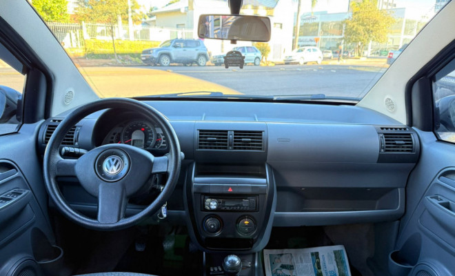 VW - VolksWagen Fox Plus 1.6Mi/ 1.6Mi Total Flex 8V 4p 2005 Flex-2