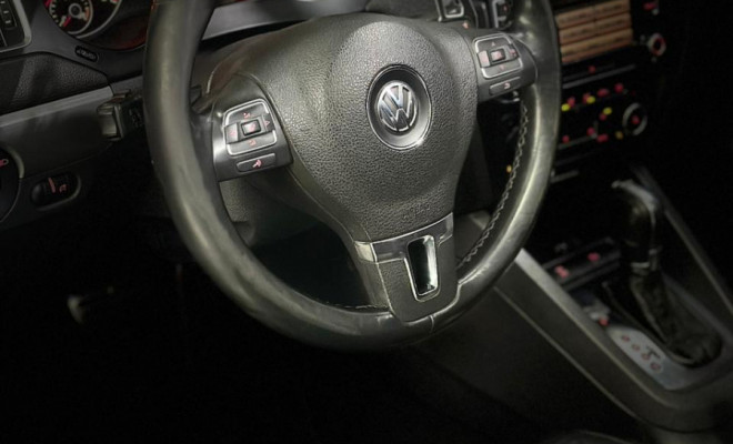 VW - VolksWagen JETTA Highline 2.0 TSI 16V 4p Tiptronic 2012 Gasolina-9
