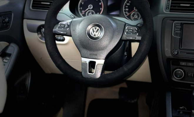 VW - VolksWagen JETTA Highline 2.0 TSI 16V 4p Tiptronic 2013 Gasolina-8