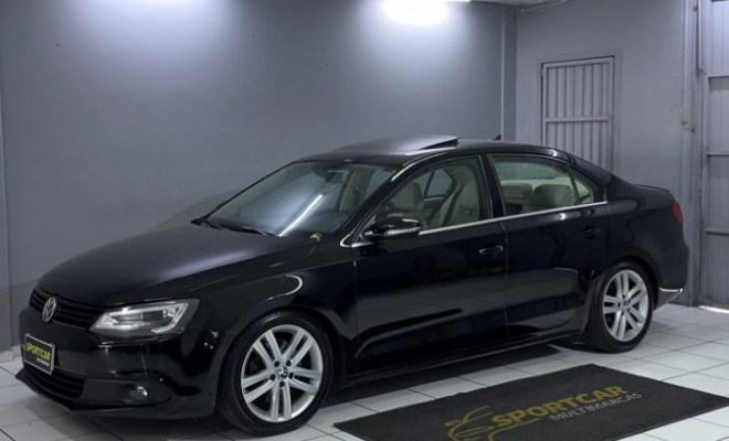VW - VolksWagen JETTA Highline 2.0 TSI 16V 4p Tiptronic 2013 Gasolina