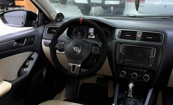 VW - VolksWagen JETTA Highline 2.0 TSI 16V 4p Tiptronic 2013 Gasolina-4