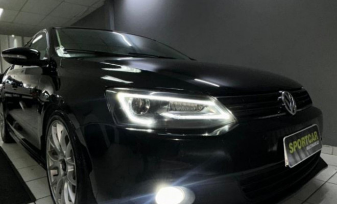 VW - VolksWagen JETTA Highline 2.0 TSI 16V 4p Tiptronic 2013 Gasolina-10
