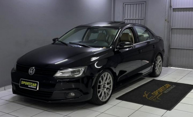 VW - VolksWagen JETTA Highline 2.0 TSI 16V 4p Tiptronic 2013 Gasolina-0