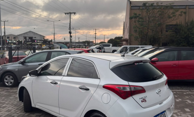 Hyundai HB20 C./C.Plus/C.Style 1.6 Flex 16V Mec. 2014 Flex-3