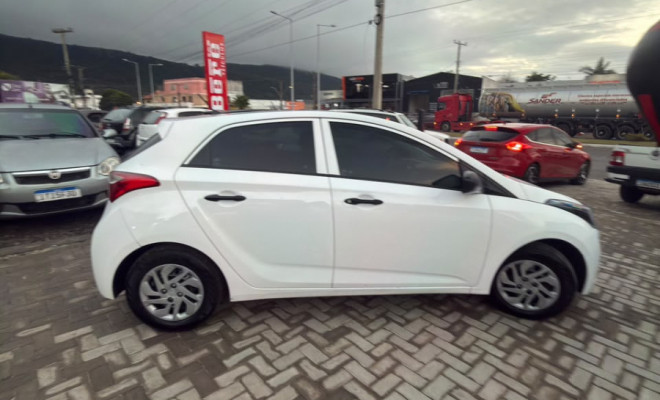 Hyundai HB20 C./C.Plus/C.Style 1.6 Flex 16V Mec. 2014 Flex-1