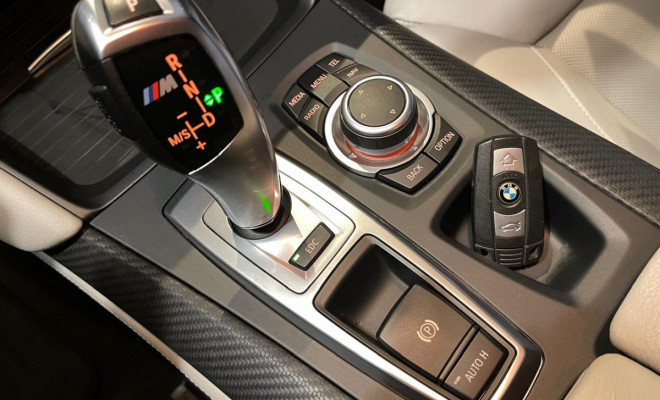 BMW X6 M 4.4 V8 32V Bi-Turbo 4x4 Aut. Gasolina 2014-11