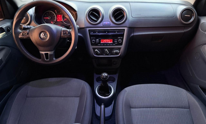 VW - VolksWagen Gol (novo) 1.0 Mi Total Flex 8V 4p 2014 Flex-8