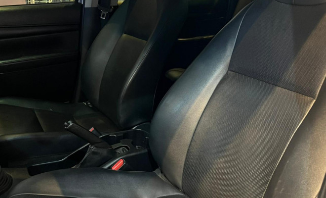 Toyota Hilux CD 4x4 2.8 Diesel Mec. 2019 Diesel-4