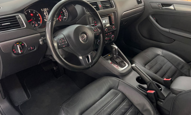 VW - VolksWagen JETTA Highline 2.0 TSI 16V 4p Tiptronic 2014 Flex-12