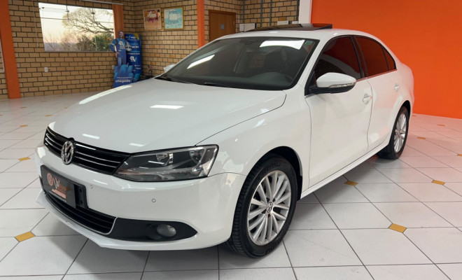 VW - VolksWagen JETTA Highline 2.0 TSI 16V 4p Tiptronic 2014 Flex-0