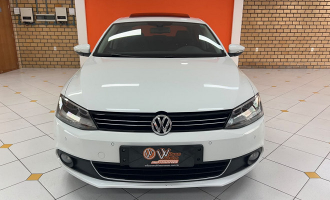 VW - VolksWagen JETTA Highline 2.0 TSI 16V 4p Tiptronic 2014 Flex-1