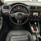 VW - VolksWagen JETTA Highline 2.0 TSI 16V 4p Tiptronic 2014 Flex-7