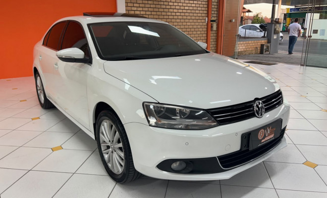 VW - VolksWagen JETTA Highline 2.0 TSI 16V 4p Tiptronic 2014 Flex-2