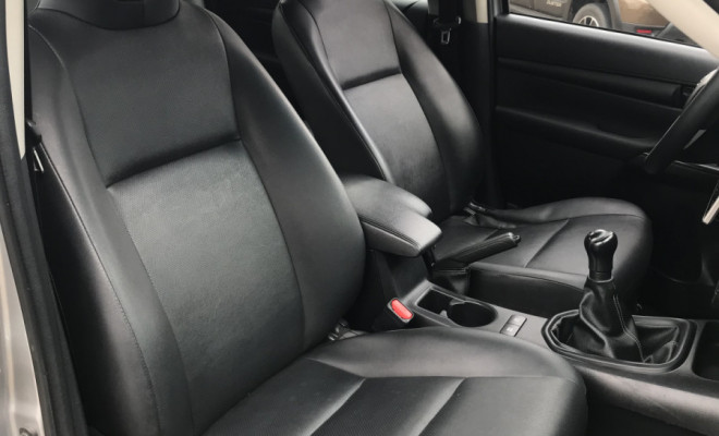 Toyota Hilux CD 4x4 2.8 Diesel Mec. 2019 Diesel-10