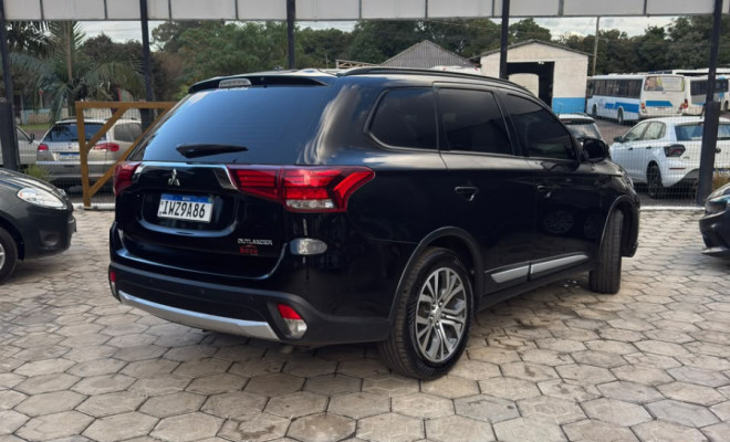 Mitsubishi OUTLANDER 2.0 16V 160cv Aut. 2016 Gasolina-3