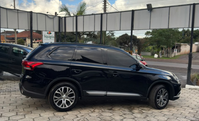 Mitsubishi OUTLANDER 2.0 16V 160cv Aut. 2016 Gasolina-1