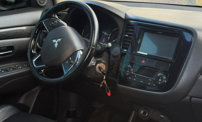 Mitsubishi OUTLANDER 2.0 16V 160cv Aut. 2016 Gasolina-4