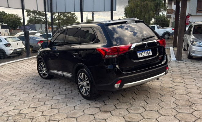 Mitsubishi OUTLANDER 2.0 16V 160cv Aut. 2016 Gasolina-2