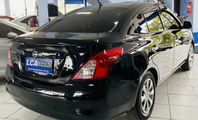 Nissan VERSA SV 1.6 16V Flex Fuel 4p Mec. 2014 Flex-4