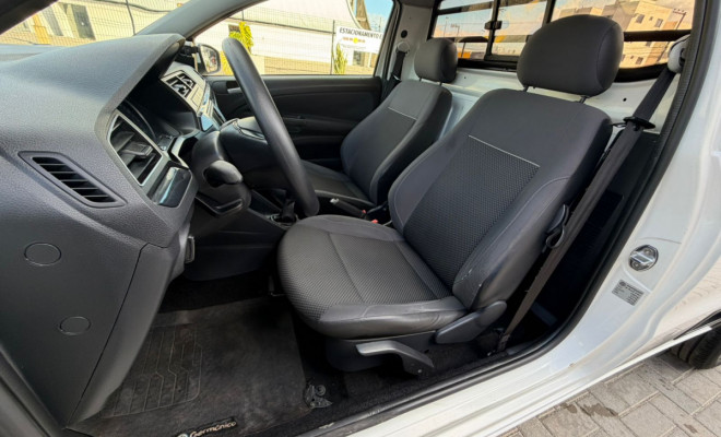 VW - VolksWagen Saveiro Trendline 1.6 T.Flex 8V 2018 Flex-6