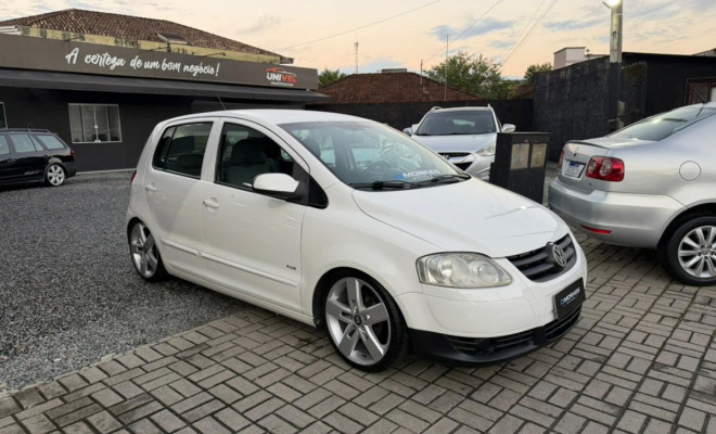 VW - VolksWagen Fox Plus 1.6Mi/ 1.6Mi Total Flex 8V 4p 2009 Flex-1