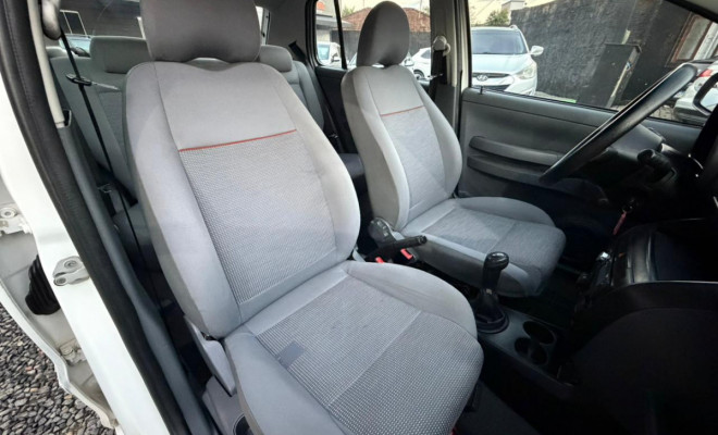 VW - VolksWagen Fox Plus 1.6Mi/ 1.6Mi Total Flex 8V 4p 2009 Flex-8