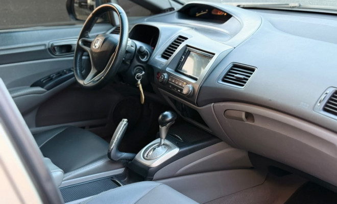 Honda Civic Sedan LXS 1.8/1.8 Flex 16V Aut. 4p 2008 Flex-9