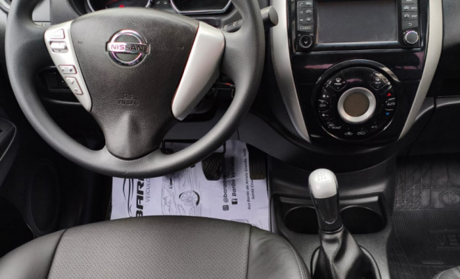 Nissan VERSA UNIQUE 1.6 16V Flex 4p Mec. 2016 Flex-4