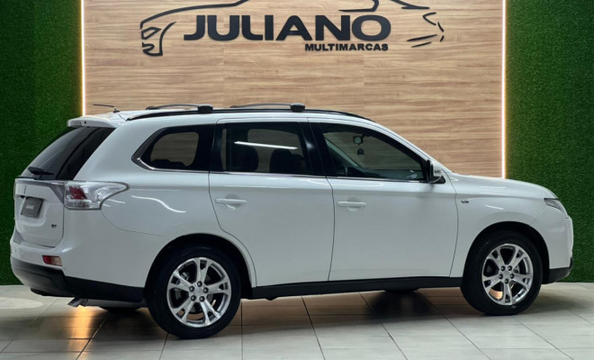 Mitsubishi OUTLANDER 3.0/ GT 3.0 V6 Aut. 2015-1