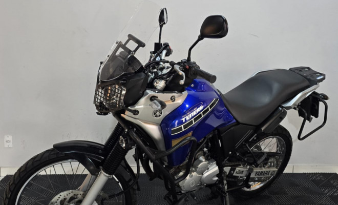 YAMAHA XTZ 250 TENERE/TENERE BLUEFLEX 2016 Gasolina-1