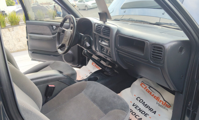 GM - Chevrolet S10 P-Up Advant. 2.4/2.4 MPFI F.Power CD 2010 Diesel-8