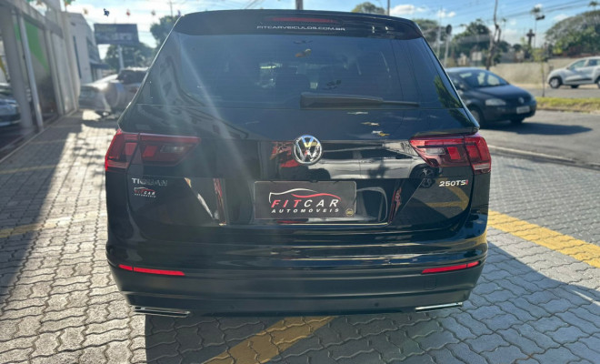 VW - VolksWagen TIGUAN Allspac Comf 250 TSI 1.4 Flex 2018 Flex-2