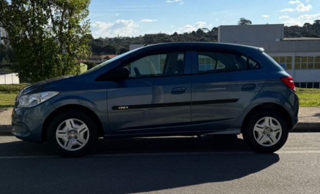 GM - Chevrolet ONIX HATCH LT 1.0 8V FlexPower 5p Mec. 2015 Flex-3
