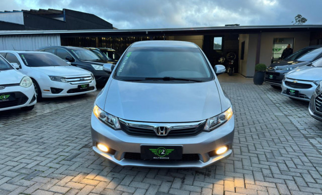Honda Civic Sedan LXR 2.0 Flexone 16V Aut. 4p 2014 Flex-18