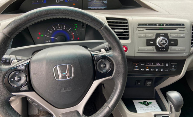 Honda Civic Sedan LXR 2.0 Flexone 16V Aut. 4p 2014 Flex-4