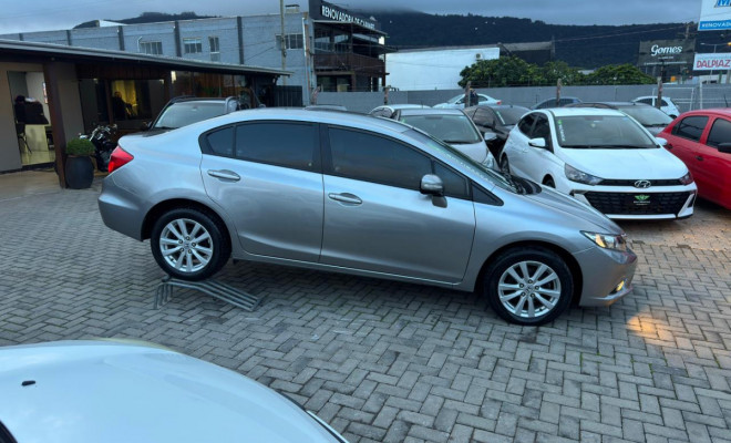 Honda Civic Sedan LXR 2.0 Flexone 16V Aut. 4p 2014 Flex-20